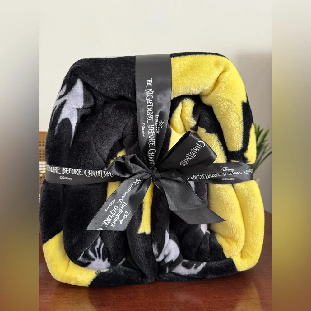 New The Nightmare Before Christmas Halloween Plush Blanket - Picture 3 of 3